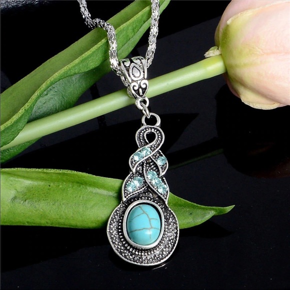 Jewelry - NEW Vintage Necklace Alloy Crystal Natural Stone